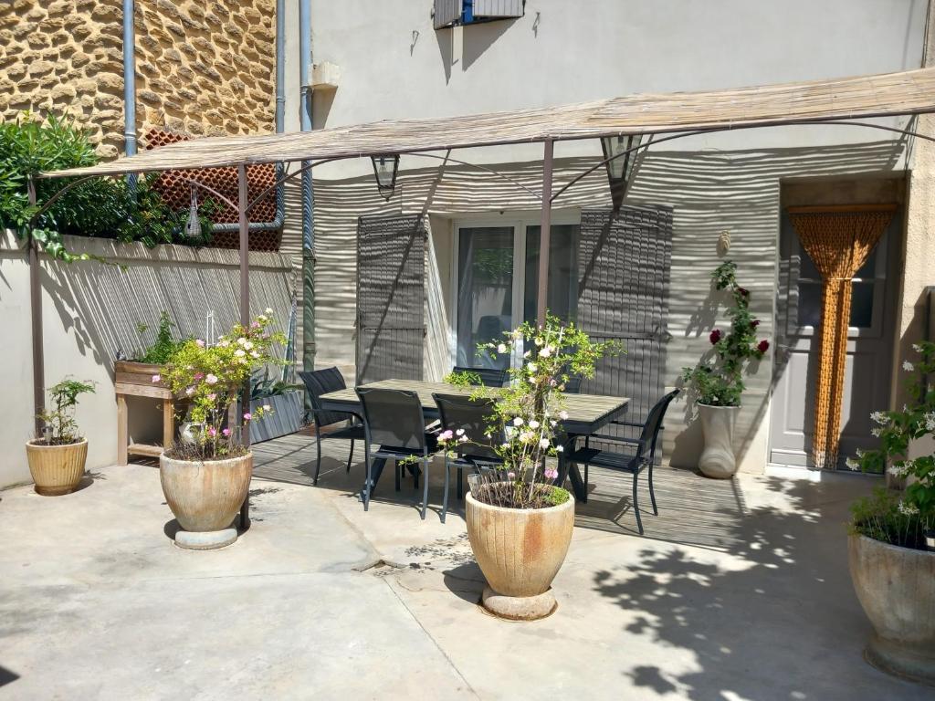 Pati o zona exterior de Maison Sorgues