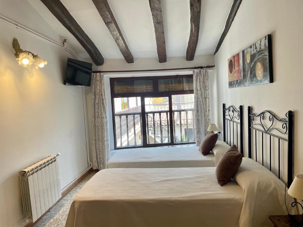 Hostal i Apartaments Populetus - Hostal. Twin Room - 2 Beds