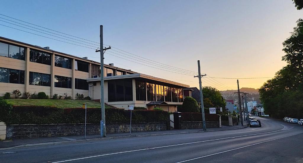 a building on the side of a street at Commodore Regent Launceston in Launceston