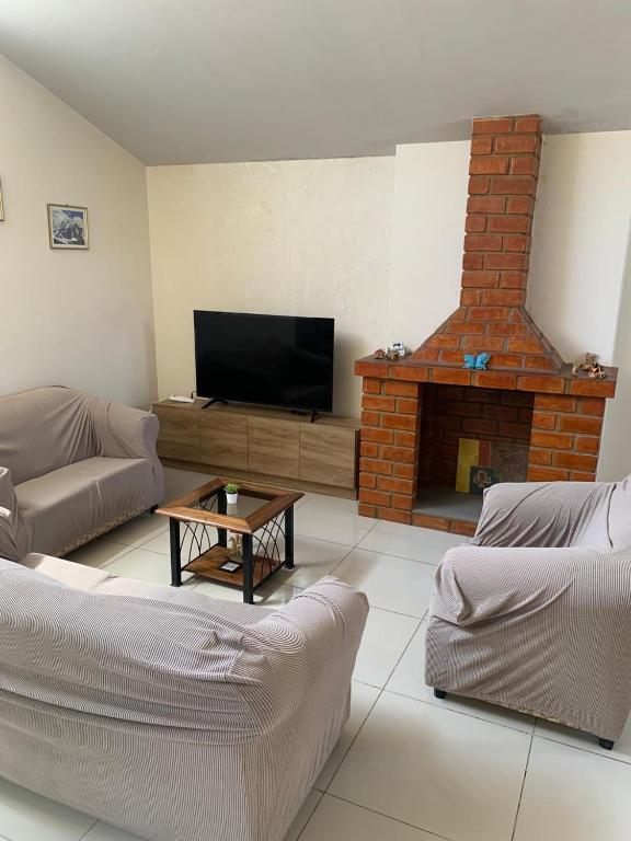 Apartamento cerca a lugares turísticos en Ica para 5 personas - Apartamento De Tres Dormitorios