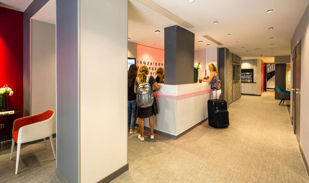 Hôtel Paris Vaugirard - Resim 41