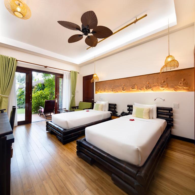 Sea Breeze Bungalow with Garden View