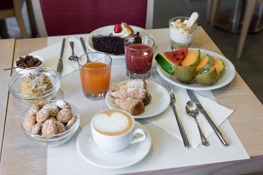 
 Double Room (Single Use)
