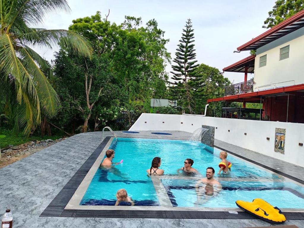 Peacock Villa Resort - 1