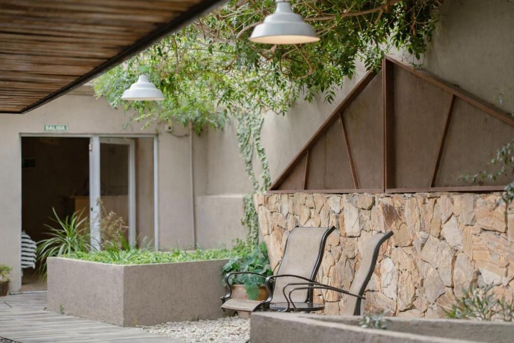 "Casa Amalia Apartamentos" Plaza Italia y Av Arístides a 50mts, lugar con jardín