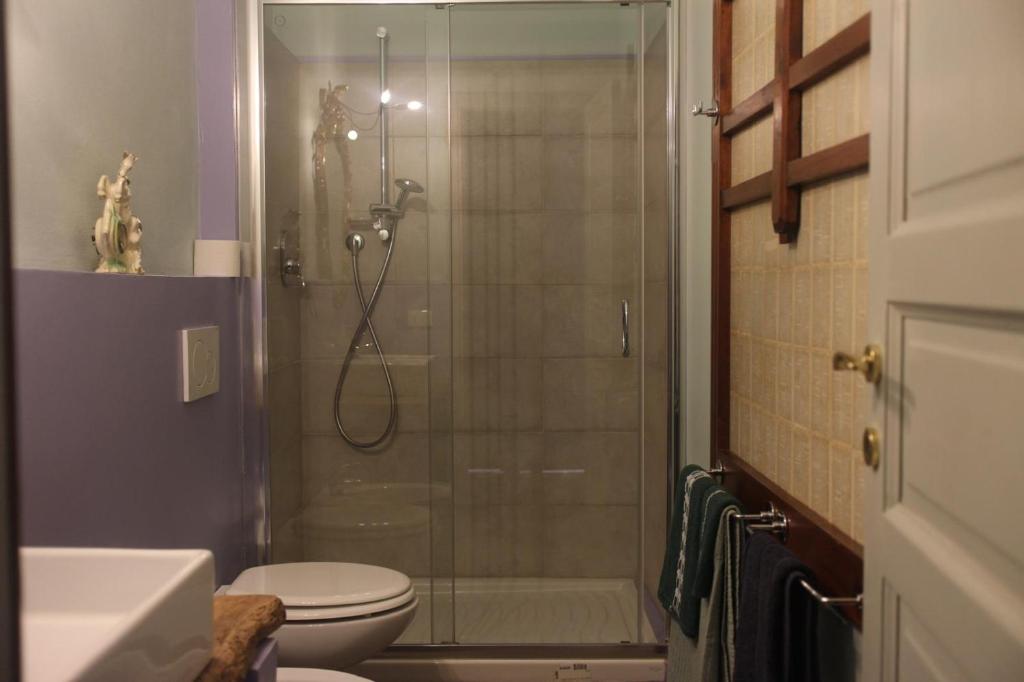 Agriturismo Azienda Agricola Mombisaggio - Habitación Doble Con Baño Privado