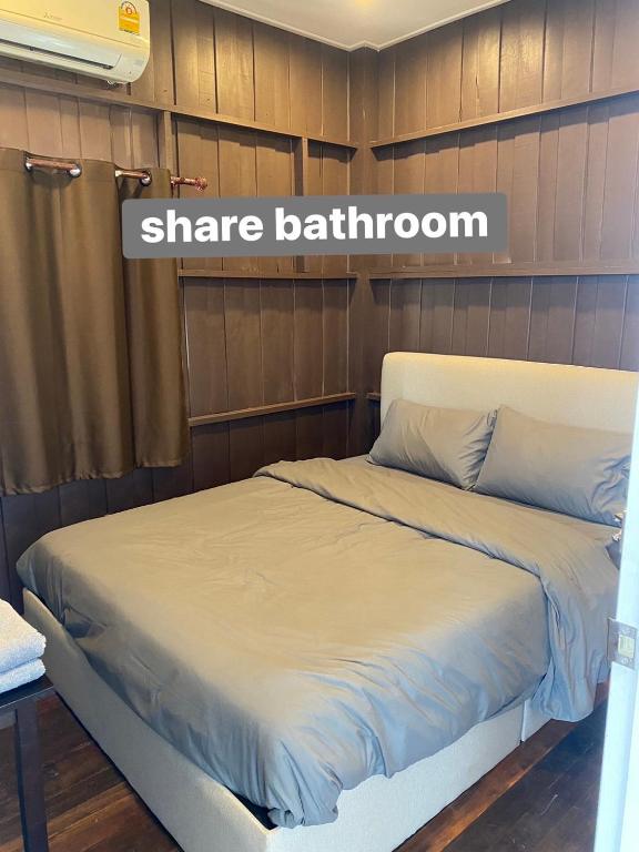 Passenger Guesthouse Ayutthaya - Queen Kamer Met Gedeelde Badkamer