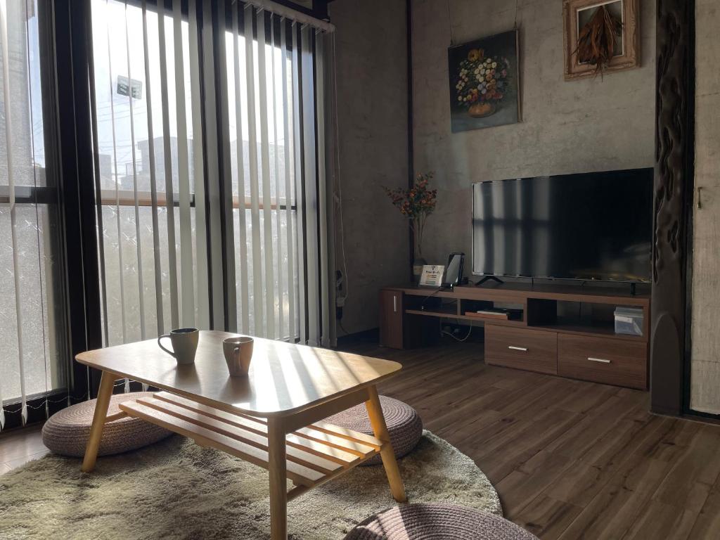 "Hidden in Ozone-Nagoya"名古屋 戸建貸切り宿 8名定員 P1台 ベッド7台寝室3部屋 駅近IGアリーナ ドーム至近