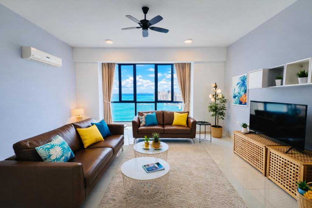 Family Friendly 3BR Seaview High Floor Suite for 10 Bathtub N Sauna Near Gurney Jazz Suites