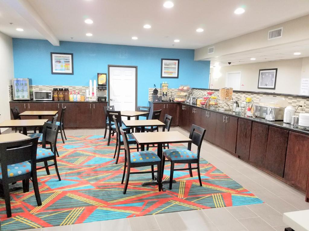 Restaurace v ubytování Hawthorn Suites Irving DFW South