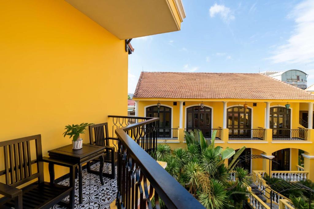 Phòng Deluxe Giường Đôi Nhìn Ra Vườn