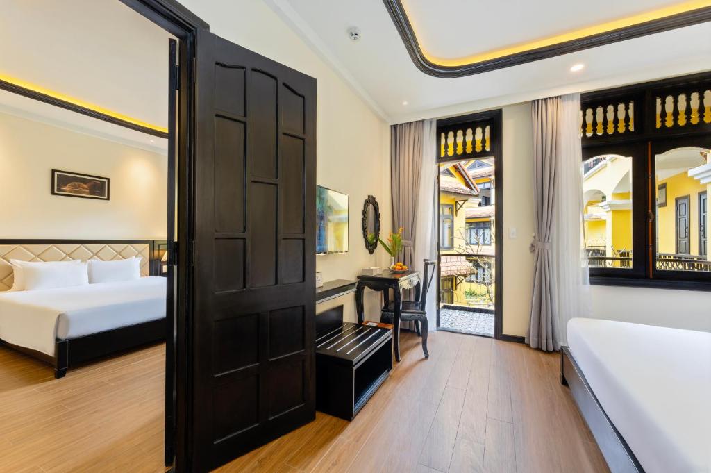 Suite Gia Đình Deluxe