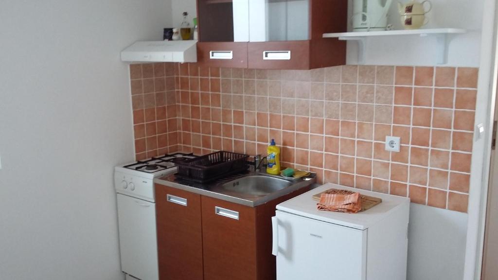 BenJak Apartments - 4