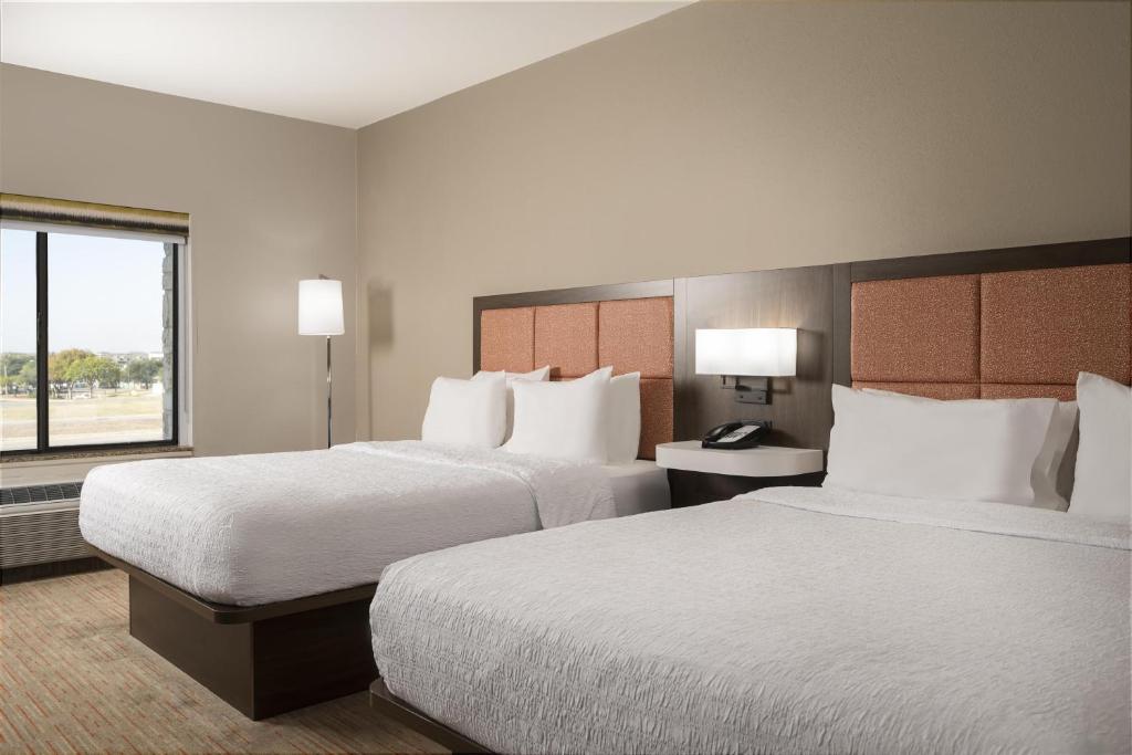 Hampton Inn & Suites - Mansfield - Room With Two Queen Beds - Non-Smoking