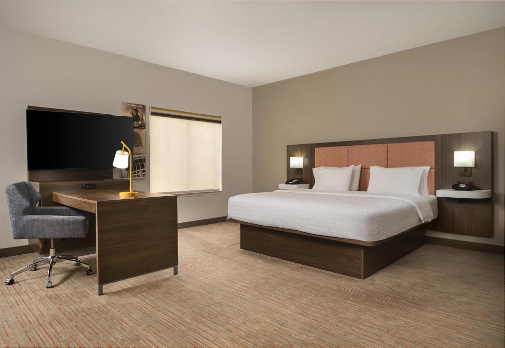 Hampton Inn & Suites - Mansfield - King Studio With Sofa Bed - Non-Smoking