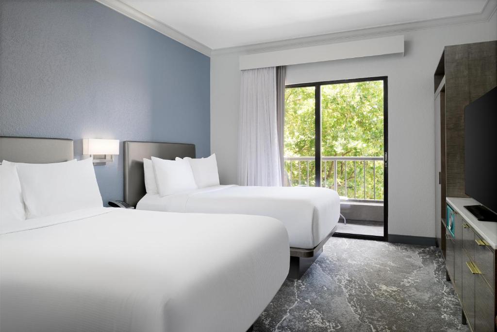 Hilton Boca Raton Suites - 