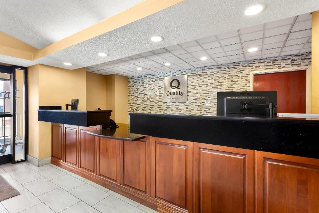 Quality Inn & Suites Niles photo