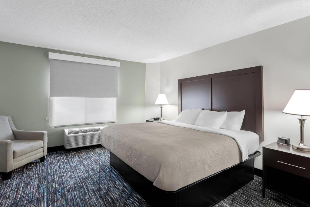 Quality Inn & Suites Niles photo