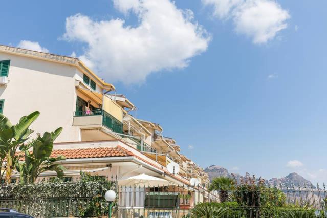 Nespecifikovaný výhled na hory nebo výhled na hory při pohledu z apartmánu