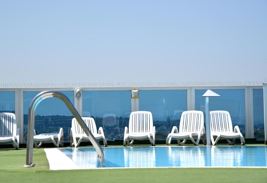 Bazén v ubytování Hotel Soleblu nebo v jeho okolí