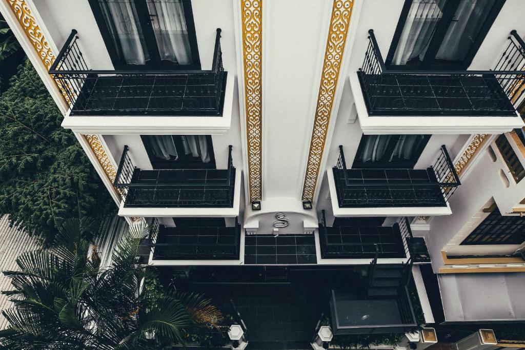 Ban công/sân hiên tại The Scarlett Boutique Hotel