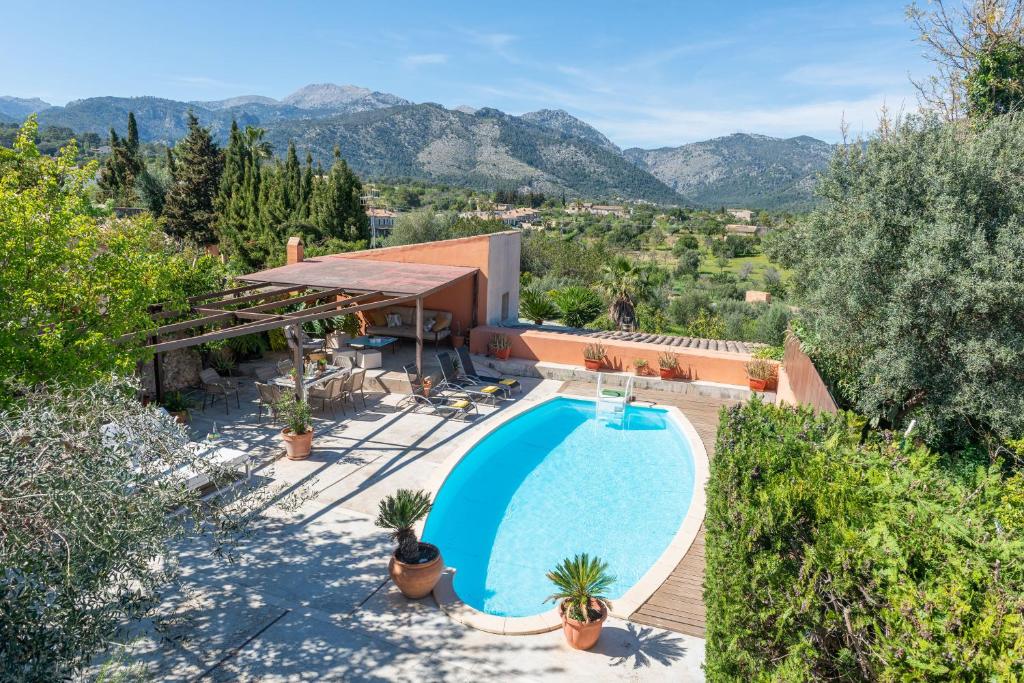 an image of a villa with a swimming pool at Villa Moscari in Moscari