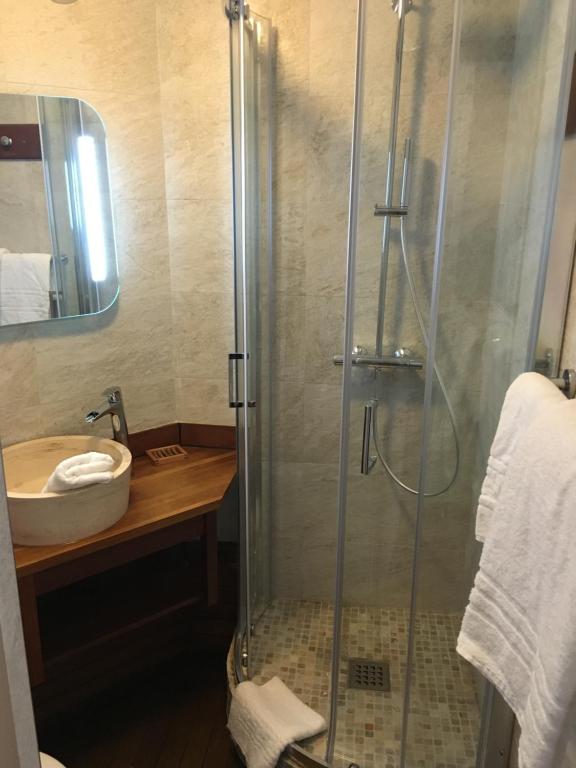 Green hotels Confort Paris 13 - Resim 3