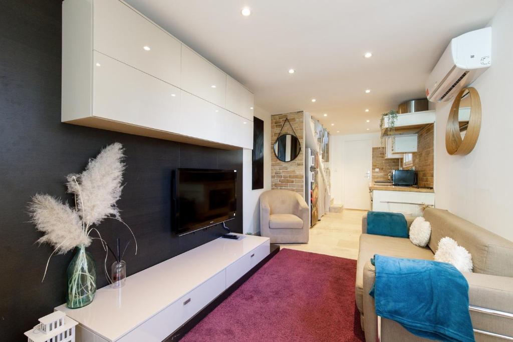 Upstays Quiet 56m² House Cannes