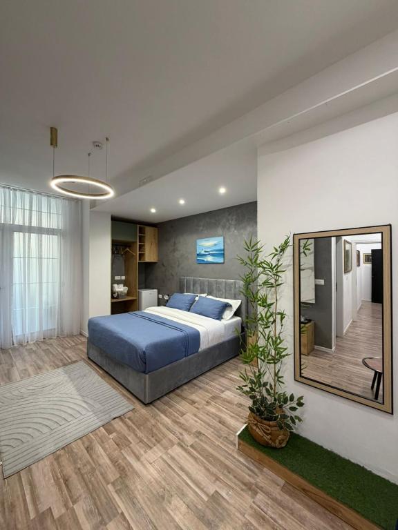 Peaky Hotel