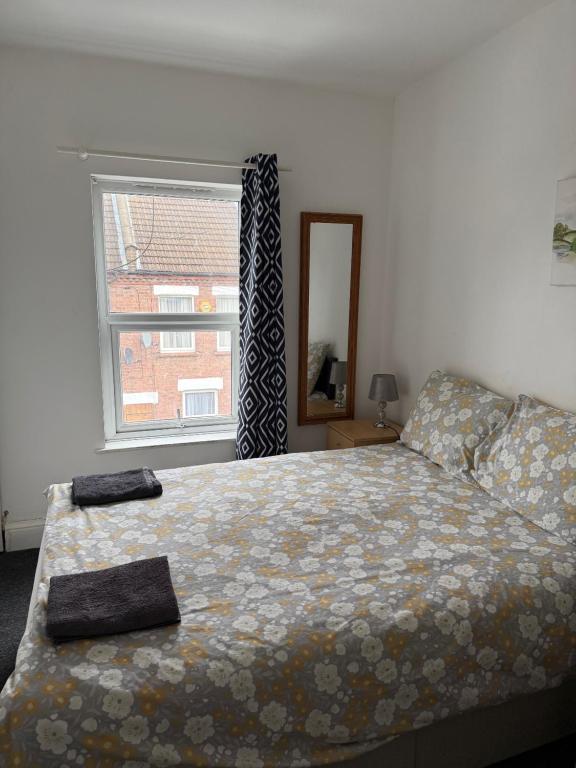 Luton Town Homestay - Near AIRPORT & Train Station, High Speed Internet - Chambre Double