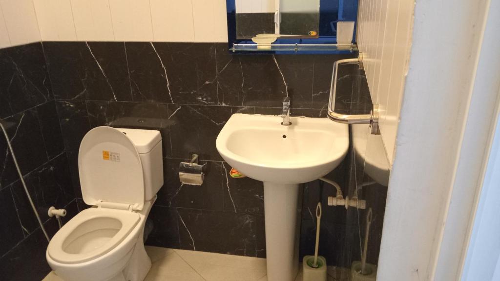 G A Villa Airport Transit Hotel - 17