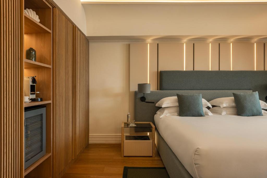 Atlantis Bay - The Leading Hotels of the World - 1