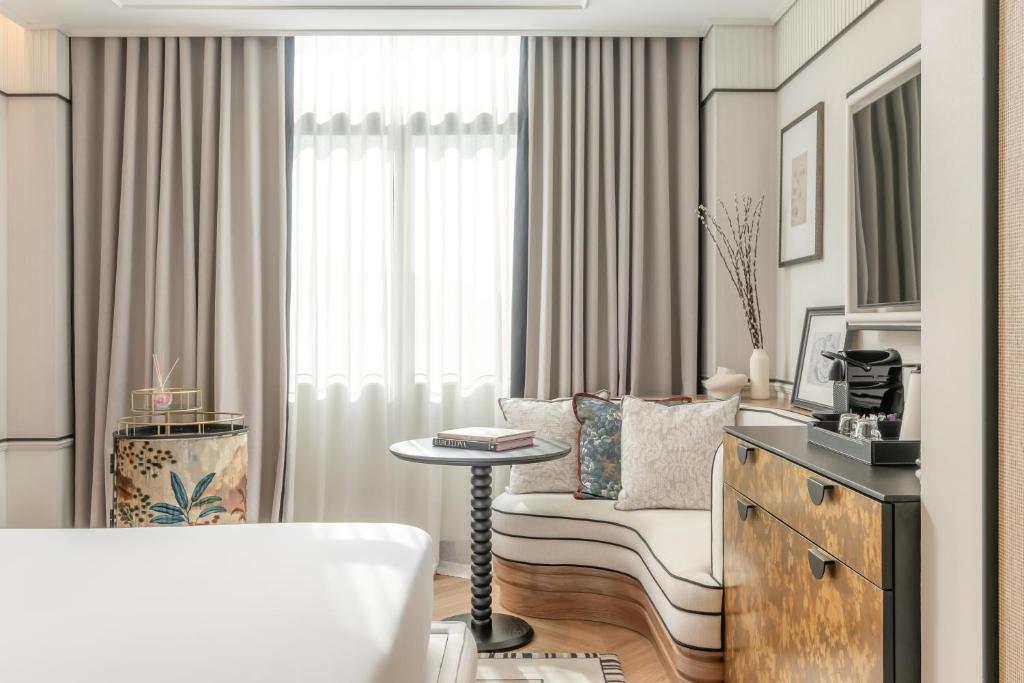 BLESS Hotel Barcelona - 4