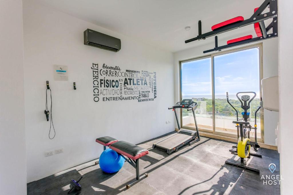 Private Oceanview Stay with Balcony & Rooftop Pool