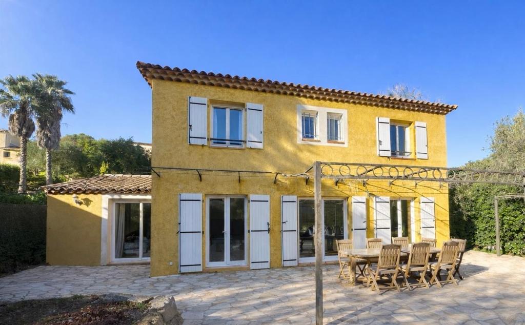 Villa provençale climatisée, piscine 5 chambres