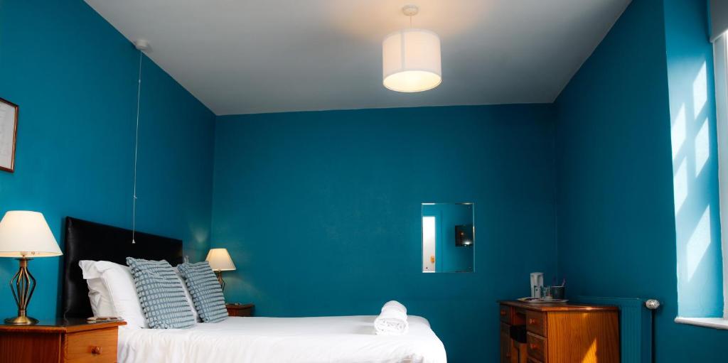 Old Ship Aground - Double Room With Private Bathroom