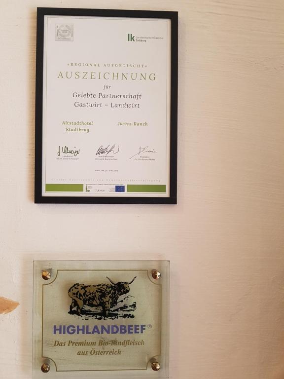 Certifikát, hodnocení, plakát nebo jiný dokument vystavený v ubytování Altstadt Hotel Stadtkrug