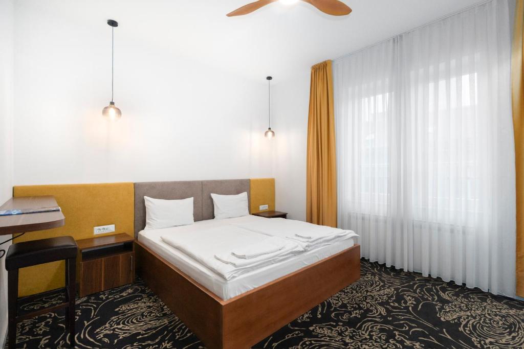 Sarajevo History Apartments - Authentic Heritage Stay - King Studio