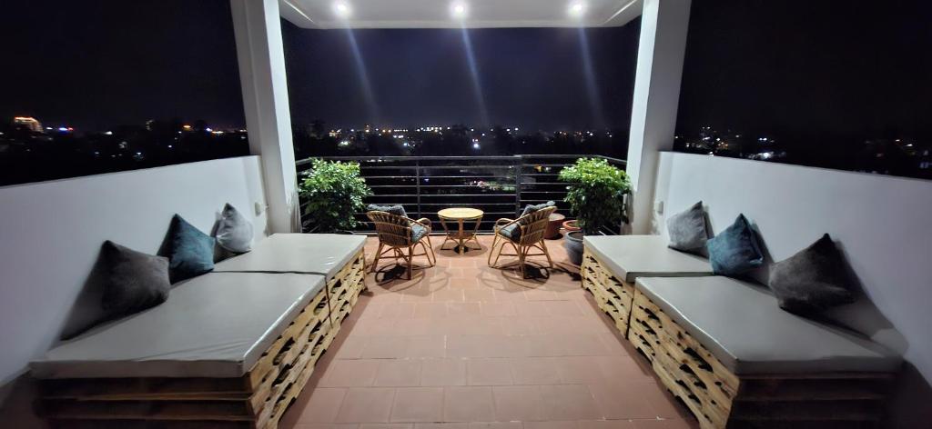 Zona d'estar a Rooftop View Home