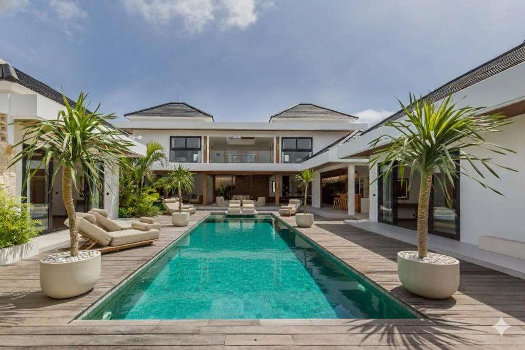 Villa Selena Space Luxury 4BR 15m Pool BBQ Staffed, Seminyak (preços ...