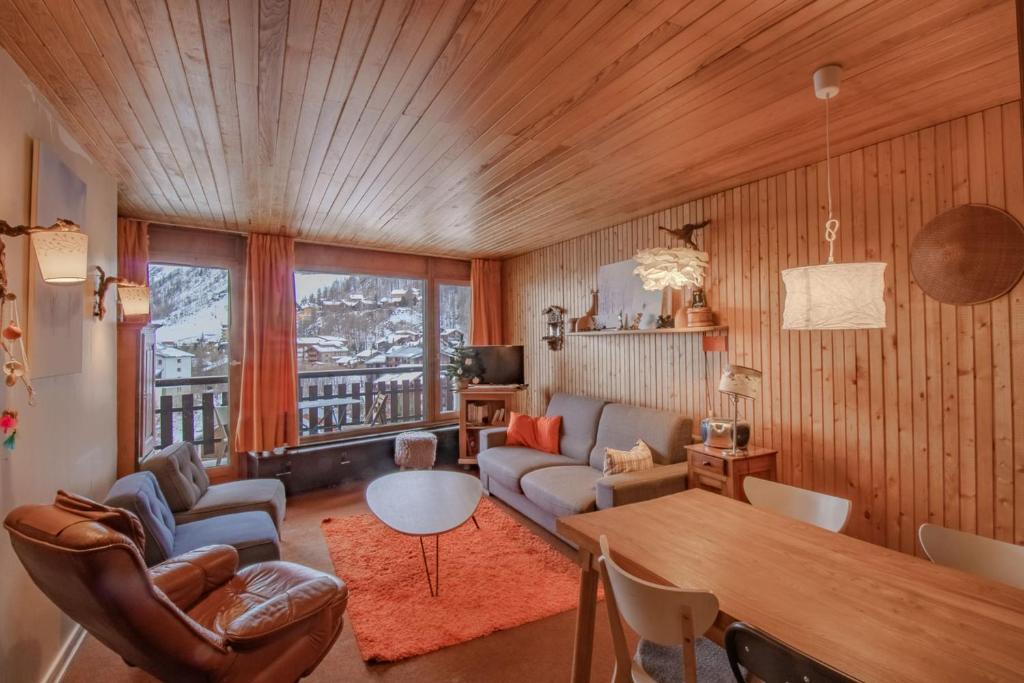 Iseran 2000 apartment with view
