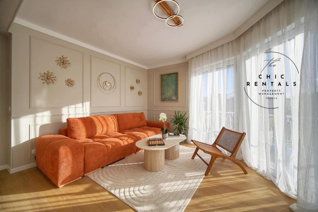 Mimosa 2BR with Balcony - Walk to Palais and Beach