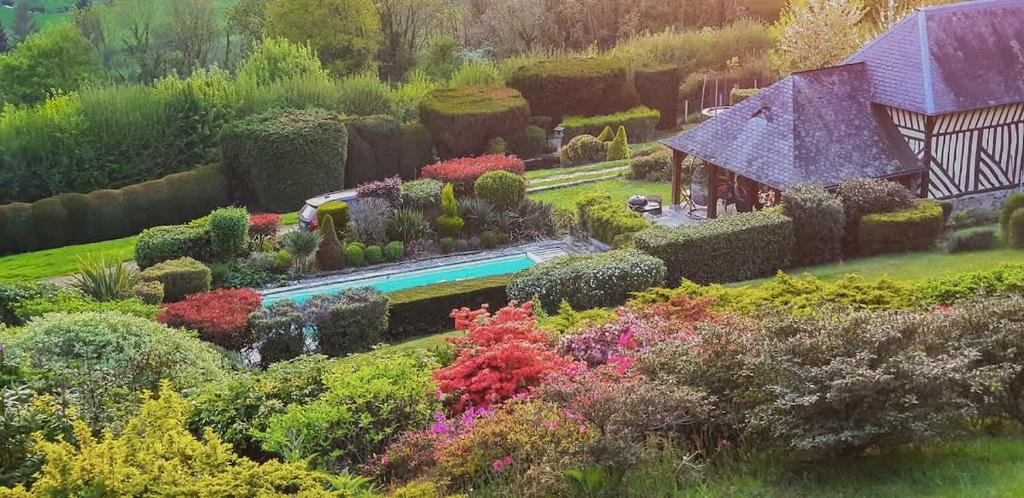 Fleurs De Mai Cottage Heated Pool Playgrounds View