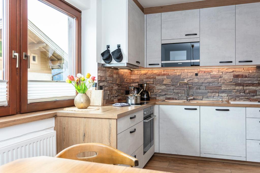 Hölzl Bed & Breakfast - 17