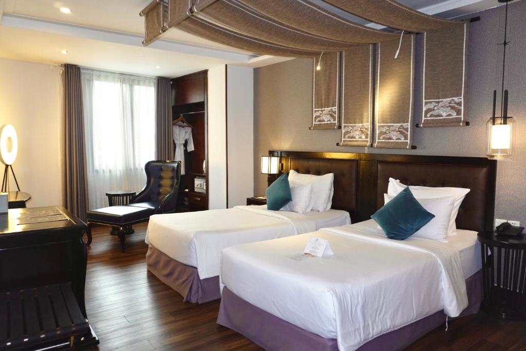 Odys Premium Twin (Daily free Minibar & (1) time Afternoon Tea
