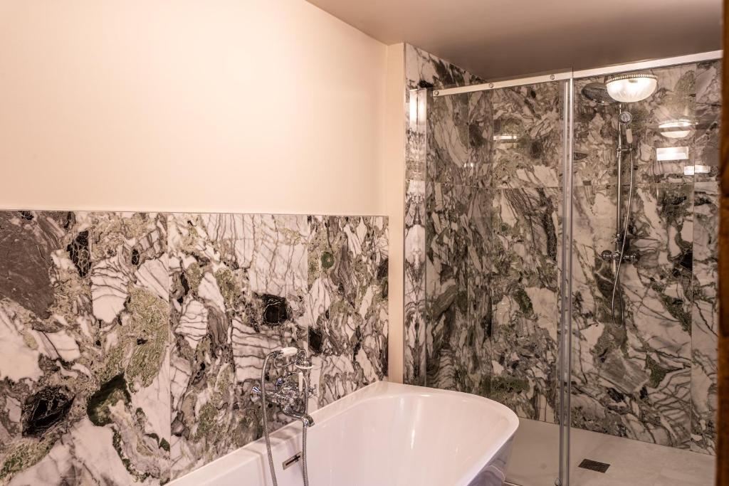 Suites 31Bis - Cinq suites d'architecte, entre héritage et design - Sauna - Nancy Centre - デラックス キング スイート