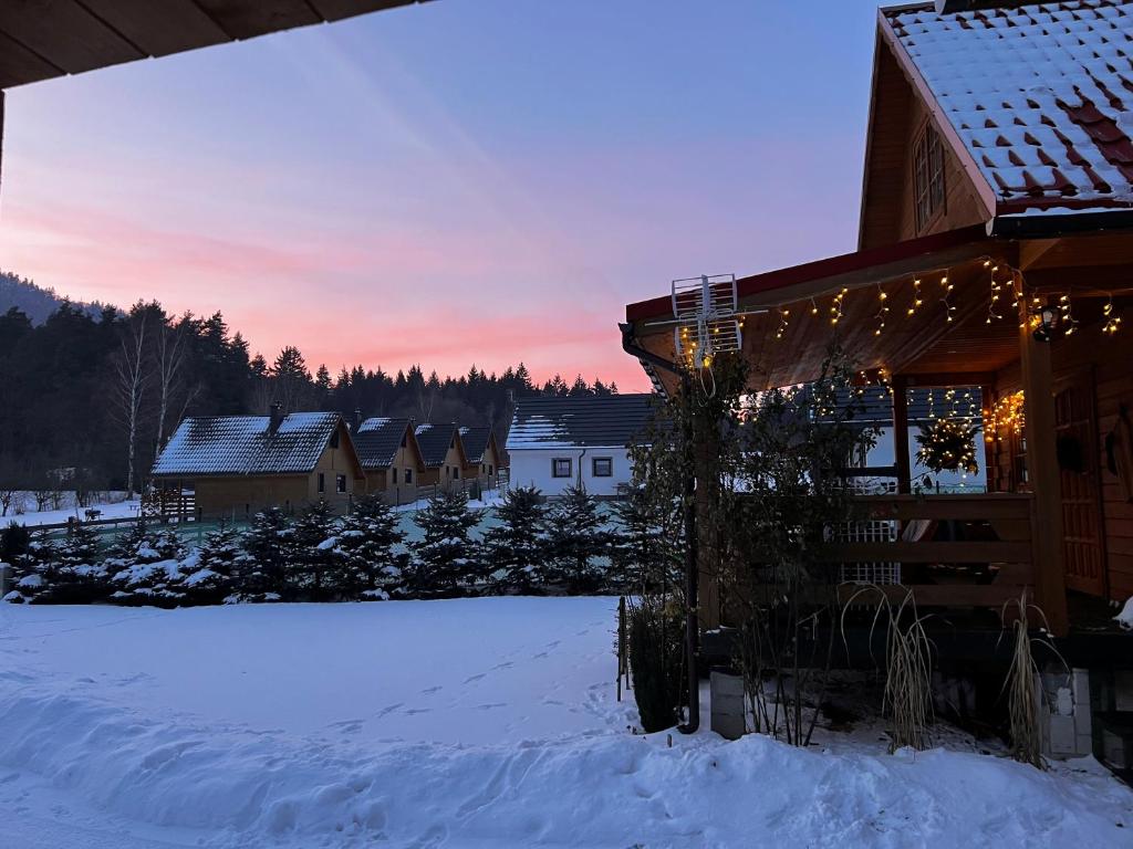 Stolove Chatki Radków - Housity