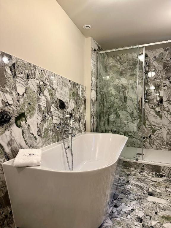 Suites 31Bis - Cinq suites d'architecte, entre héritage et design - Sauna - Nancy Centre - デラックス キング スイート