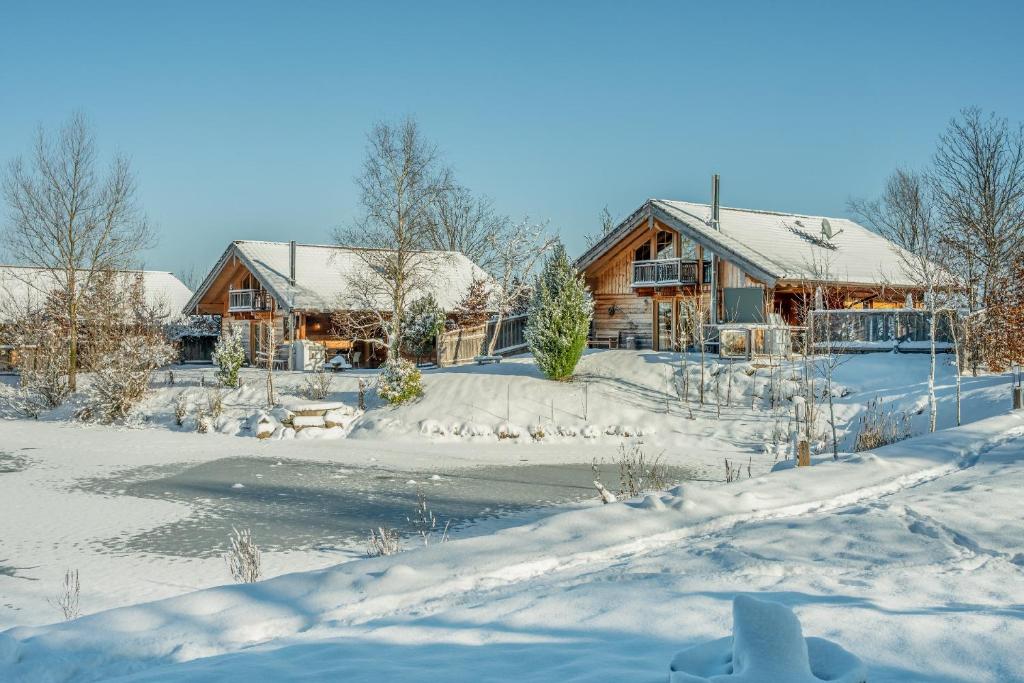 Bayern Chalets bei Salzburg und Berchtesgaden mit Whirlpool und Sauna - Housity