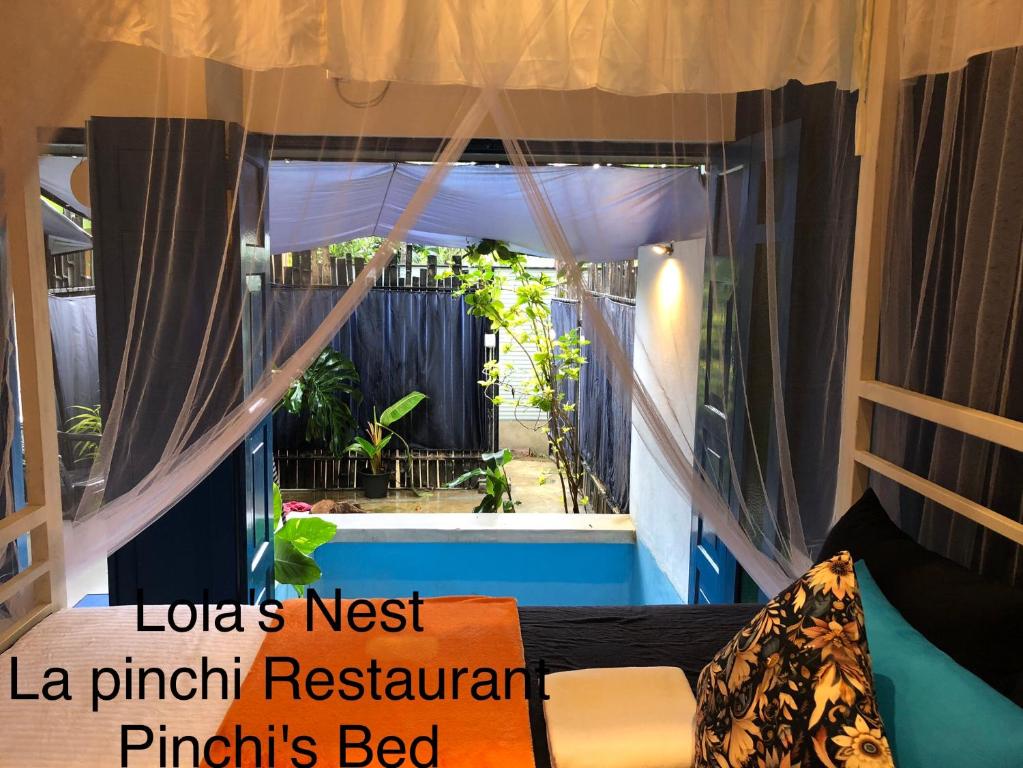 La pinchi " Pinchi's Bed " - 14